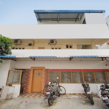 Hotel Yadvik Chennai Extérieur photo