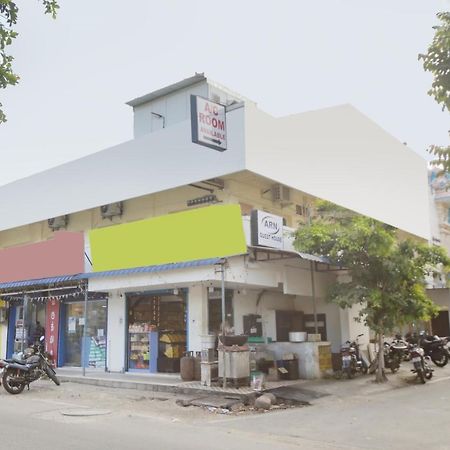 Hotel Yadvik Chennai Extérieur photo