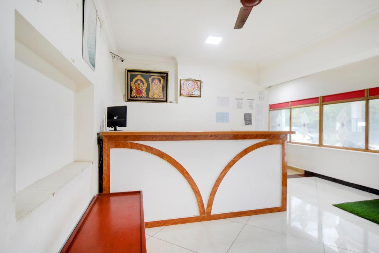 Hotel Yadvik Chennai Extérieur photo